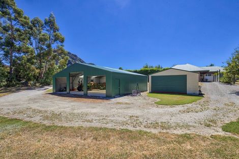 Photo of property in 11 Riverbank Road, Wanaka, 9382