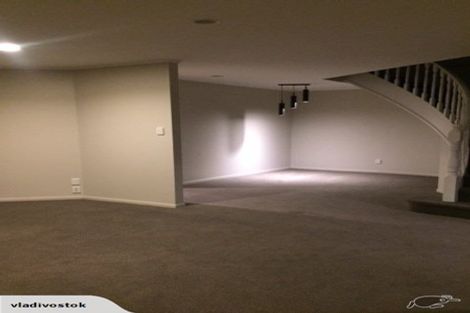 Photo of property in 32 Hastings Place, Hamilton Lake, Hamilton, 3204