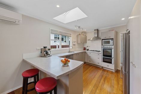 Photo of property in 18 Saint Edmund Crescent, Tawa, Wellington, 5028