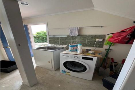 Photo of property in 8a Seine Road, Forrest Hill, Auckland, 0620