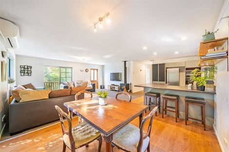 Photo of property in 116 Pinehaven Road, Pinehaven, Upper Hutt, 5019