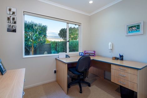 Photo of property in 2/35 Kowhai Road, Mairangi Bay, Auckland, 0630