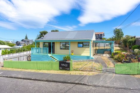 Photo of property in 17a Moana Street, Otaki Beach, Otaki, 5512