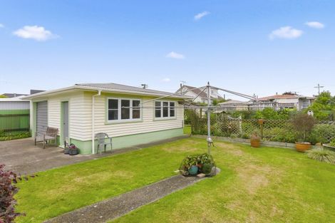 Photo of property in 9 Chester Street, Levin, 5510