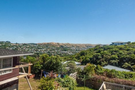 Photo of property in 84a Stewart Drive, Newlands, Wellington, 6037