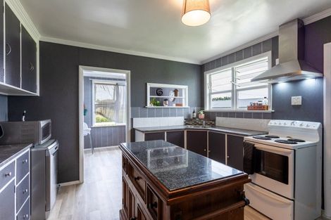 Photo of property in 15 Fox Street, Woodville, 4920