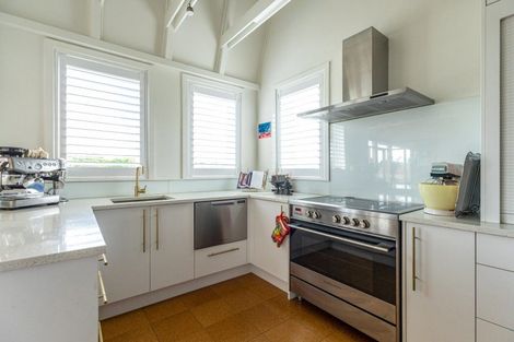 Photo of property in 82 Douglas Street, Highfield, Timaru, 7910