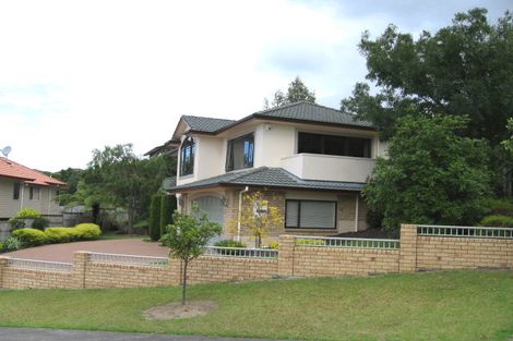 Photo of property in 12 Bonnard Place, West Harbour, Auckland, 0618