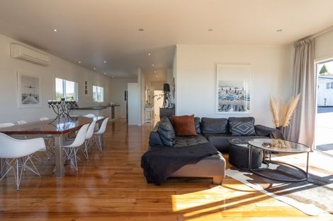 Photo of property in 89 Centennial Drive, Whitianga, 3510