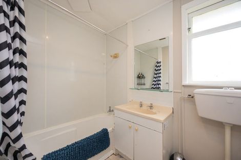 Photo of property in 44 Cambridge Street, Milson, Palmerston North, 4414