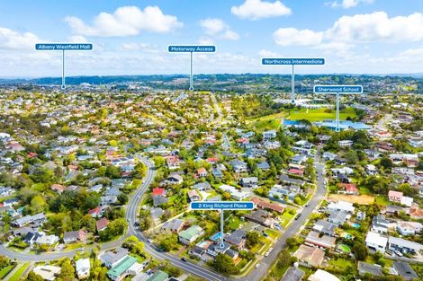 Photo of property in 2 King Richard Place, Browns Bay, Auckland, 0630