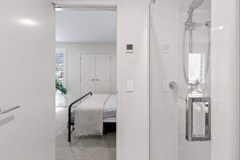 Photo of property in 2 Mcgibbon Lane, Jacks Point, 9371