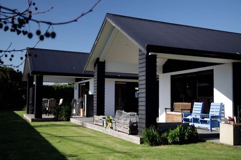 Photo of property in 4 Goble Road, Clarks Beach, Pukekohe, 2679