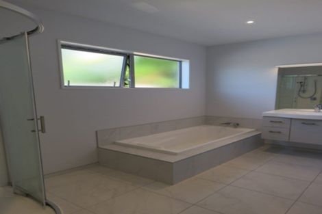 Photo of property in 102 Aorangi Road, Bryndwr, Christchurch, 8053