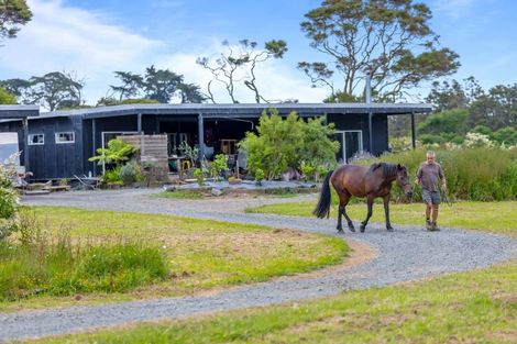 Photo of property in 74 Brookvale Lane, Taupaki, 0782