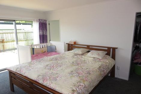 Photo of property in 17 Cresswell Place, Johnsonville, Wellington, 6037