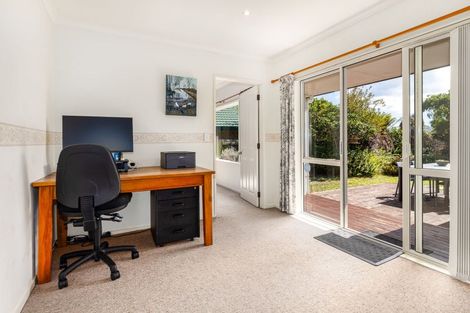 Photo of property in 28 Harry Shaw Way, Raumati South, Paraparaumu, 5032