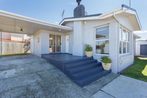 Photo of property in 595 Maunganui Road, Mount Maunganui, 3116