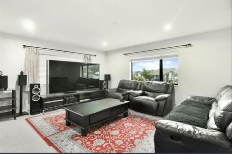 Photo of property in 12 Te Ironui Place, Huntington, Hamilton, 3210