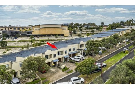 Photo of property in 6/6-8 Pannill Place, Oteha, Auckland, 0632