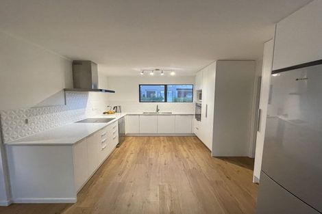 Photo of property in 2/68 View Road, Henderson, Auckland, 0612