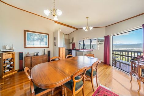 Photo of property in 13 Eastview Grove, Normandale, Lower Hutt, 5010