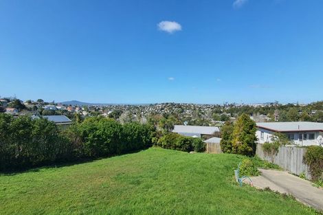 Photo of property in 15b Speedy Crescent, Hillcrest, Auckland, 0627