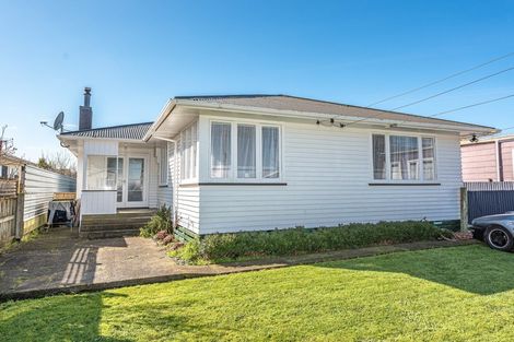 Photo of property in 30 Field Street, Aramoho, Whanganui, 4500