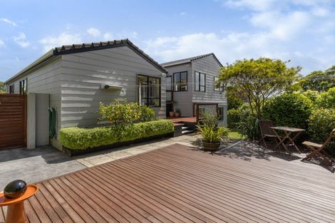 Photo of property in 9 Kinnel Grove, Papakowhai, Porirua, 5024