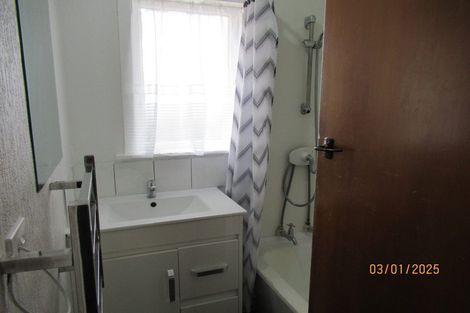 Photo of property in 17 Oreil Avenue, West Harbour, Auckland, 0618