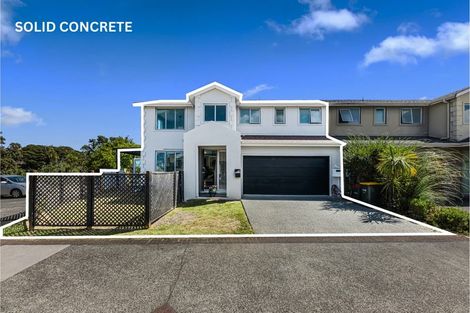 Photo of property in 7f Clearwater Cove, West Harbour, Auckland, 0618
