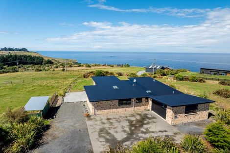 Photo of property in 25 Tunnel Beach Road, Blackhead, Dunedin, 9076