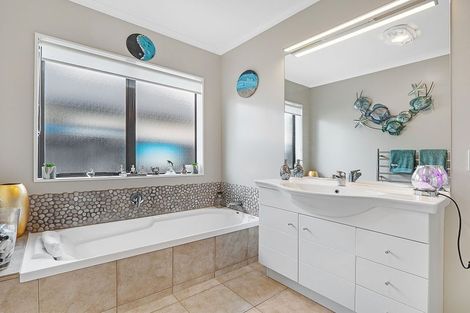 Photo of property in 4 Satori Key, Papamoa Beach, Papamoa, 3118