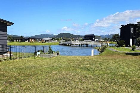 Photo of property in 102 The Fairway, Matarangi, Whitianga, 3592