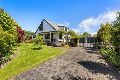Photo of property in 13 Knights Grove, Otaki, 5512
