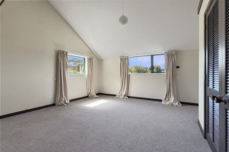 Photo of property in 35 Burma Road, Khandallah, Wellington, 6035