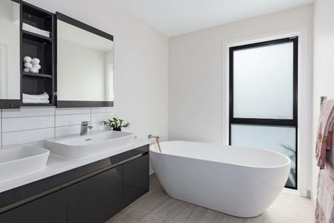 Photo of property in 18 Rifleman Lane, Paraparaumu Beach, Paraparaumu, 5032