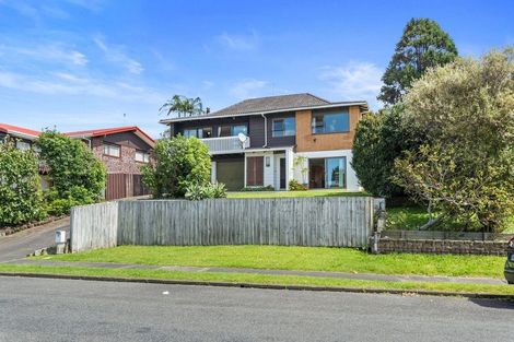 Photo of property in 28 Stapleford Crescent, Browns Bay, Auckland, 0630