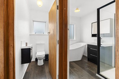 Photo of property in 13 Pembroke Street, Westown, New Plymouth, 4310