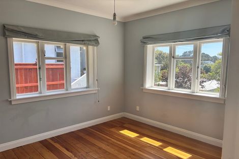 Photo of property in 30a Sutherland Crescent, Melrose, Wellington, 6023