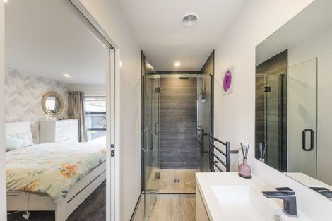 Photo of property in 24a Roberts Line, Kelvin Grove, Palmerston North, 4414