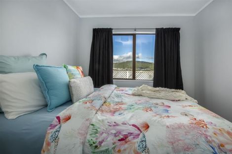 Photo of property in 8 Finn Place, Titahi Bay, Porirua, 5022