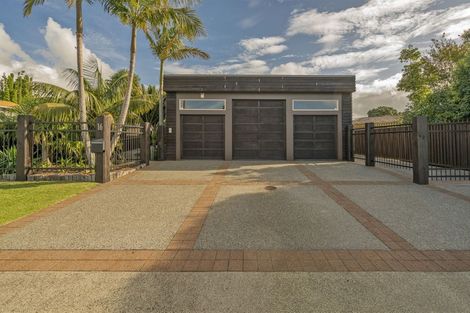 Photo of property in 16 Robinson Road, Whitianga, 3510