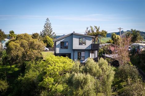 Photo of property in 1 Bay View Road, Raglan, 3225