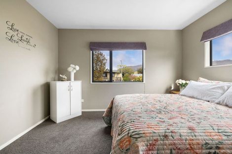 Photo of property in 19 Bracken Street, Arrowtown, 9302