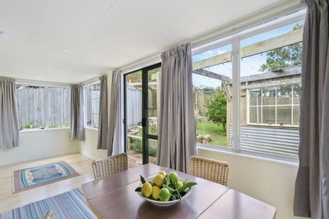 Photo of property in 4 Brian Crescent, Stanmore Bay, Whangaparaoa, 0932