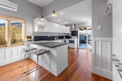 Photo of property in 47 Waltham Road, Sydenham, Christchurch, 8023