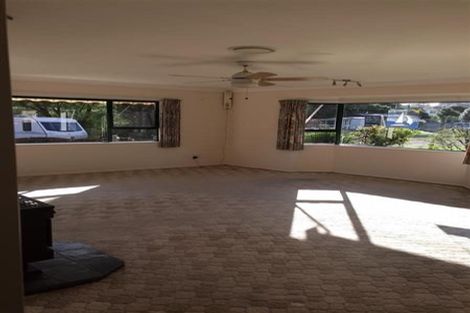 Photo of property in 14 Laurie Street, Red Beach, 0932