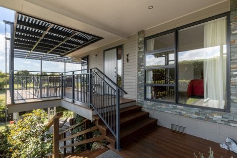 Photo of property in 46 Links View Drive, Omokoroa, 3114
