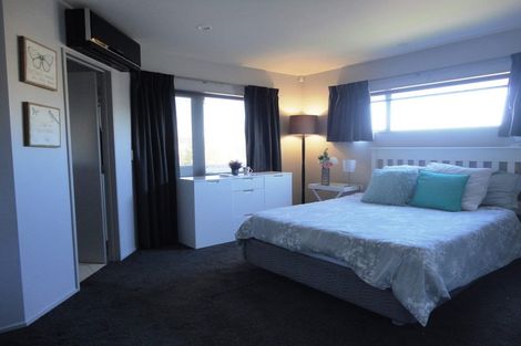 Photo of property in 2 Nagle Place, Golflands, Auckland, 2013